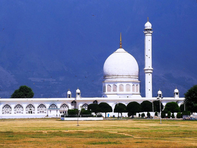 hazratbal shrine in srinagar is a famous mosque that holds high reverence amongst muslims.
