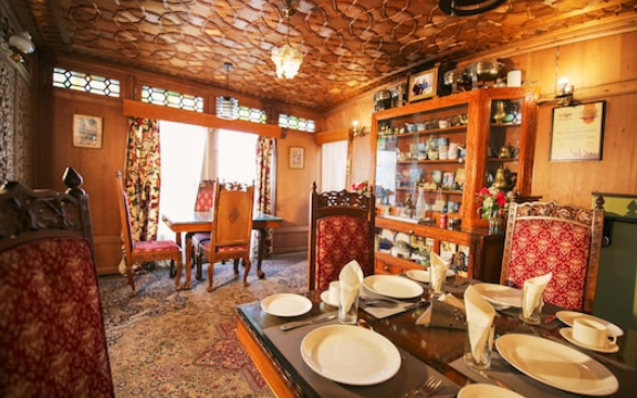 standard houseboats 1